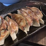 駅前屋台中華そば しば木 - 負けてねーんだよ、この餃子が。手作りってところに気概を感じるわ。
