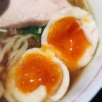 麺や 虎徹 - 奥久慈卵の味玉