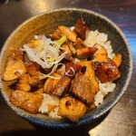 麺処 びぎ屋 - チャーシュー丼330絵