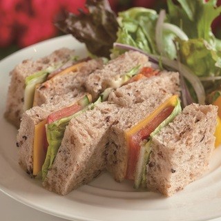 ホテル自慢のフードメニューはヘルシー＆美味しい