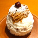 京氷菓 つらら - ミルクシロップ、モンブランクリームの甘みにカシスソースの酸味が加わり、味の変化が楽しめ、細かな栗の食感が良いアクセントになっている美味しいかき氷～!!( ^o^)ﾉ