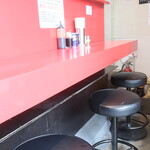 ラーメン二郎 - 店内の様子