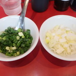 ラーメン二郎 - 青ネギ＆白ネギ