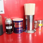 ラーメン二郎 - 卓上調味料