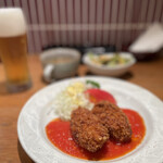 洋食工房 陶花 - 自家製紅ズワイガニカニクリームコロッケ(トマトソース)