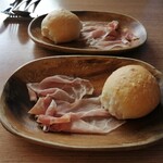 La Prima Pagina - 自家製パン＆フランスの生ハム♪