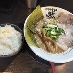 豚骨中華そば がんたれ - 