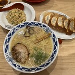 らーめん 亀王 阪急東通り店 - 