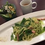 野菜のアイデケーノ - ランチメニューだったインゲンとベーコンのパスタ　バジルソース　