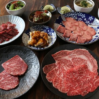 京都焼肉や一品が豊富な銀座店、復刻メニューを楽しめる丸の内店