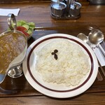 キャラウェイ - ほたてカレー　小サイズ　ミニサイズサラダ付き