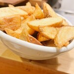 おでん屋 ひなた - ポテトサクサクで美味。添えてくれるソースも美味しいです。