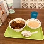 帆帆魯肉飯 - 