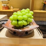 大阪天満宮 鮨とよなが - シャインマスカット