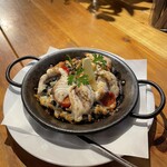 里主 - 旨さ おスミ付き！島魚のイカスミチーズ焼きリゾット パエリア風