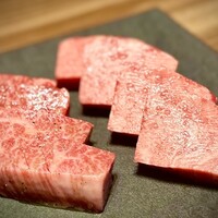 焼肉うしごろ 銀座店 - 究極の黒タン 厚切り＆厳選厚切りハラミ 本わさび
