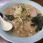 ラーメンショップ 坂出店 - ネギチャーシュー中盛背脂マシマシ