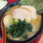 横浜ラーメン おか本 - 