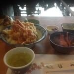 一山いけす - ドッサリの伊勢海老