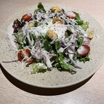 創菜酒樂 靜月 - ローストビーフと
                        温玉シーザーサラダ