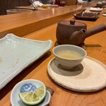 寿司割烹 魚紋 - 松茸土瓶蒸し