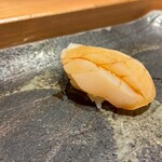 寿司割烹 魚紋 - 帆立