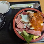 すし食堂　おはん - いくらのスペシャル丼2600円