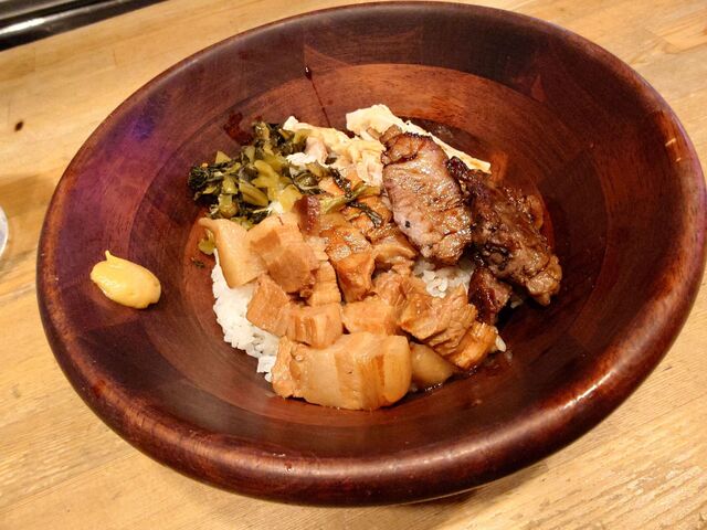 Kakurega Niku Bar Dining HACHI Hacchobori Shinkawa