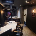 和牛lab K - 大人の隠れ家風でお洒落な店内　