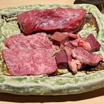 320597911 - ラムシン、ハツ、タン下、太腿