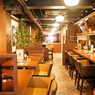 Great atmosphere ◎ We also have a wine cellar.