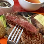 米沢牛ステーキ ハンバーグ専門店Always - もやしが敷いてありジュージューそそる音が聞こえます