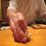 鮨 さかい - 供されたらすぐに頂きましょう