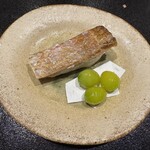 神田錦町 鮨たか晴 - 喉黒＆新銀杏