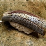 神田錦町 鮨たか晴 - 小鰭