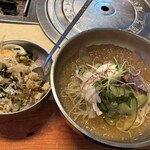 王豚足家 - 