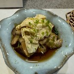 奈良 - 松茸と椎茸の和物、湯葉のせ。