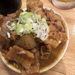 もつ焼き としや - 煮込みアップ