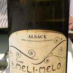 サン・ル・スー - 今日のボトルはアルザスの白。フルーティな香りと爽やかな酸味がキリッと冷やされてます。