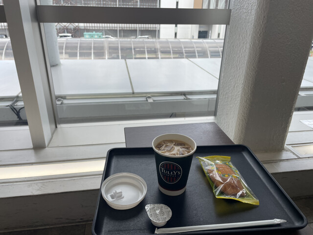 タリーズコーヒー 青森空港店（TULLY'S COFFEE） - 青森市その他（カフェ）の写真