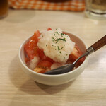 トンテキ食堂8 - トマトのサラダ（たっぷりオニオンドレッシング）