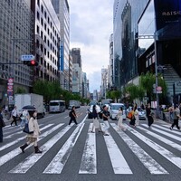 日本焼肉 はせ川 銀座店 - 数寄屋橋交差点 (左：ソニービル、右：東急プラザ)