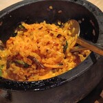 焼肉ホルモン ばさら亭 - 石焼チーズビビンバ