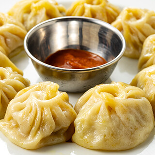 餃子や小籠包に似たネパール料理モモ◎お酒のアテにもぴったり！