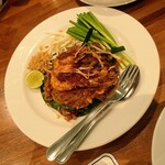 LAEM CHAROEN SEAFOOD - パッタイ