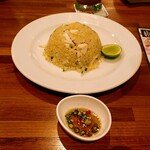 LAEM CHAROEN SEAFOOD - チャーハン。ソースが美味！