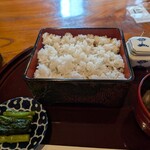 古畑 - ２段目のご飯。ご飯の下にも１段目と同じ量の鰻の蒲焼きが隠れてます。