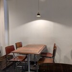 ヌフ クレープリー - テーブル席