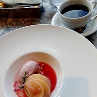 L'atelier de oto - ピーチメルバ♡ 紫蘇と桃のグラニテ☆穂紫蘇の香りがお澄まし系クランベリーアイスを気さくな表情に変える♡