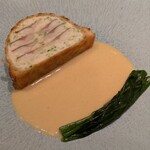 ラチュレ - 鮎のパイ包焼き　ブールブランソース　ツルムラサキ